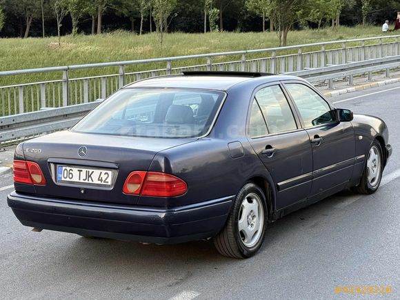 OTOMATİK SANROOFLU E200 VADE TAKAS OLUR