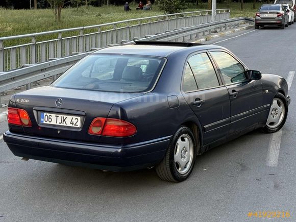 OTOMATİK SANROOFLU E200 VADE TAKAS OLUR
