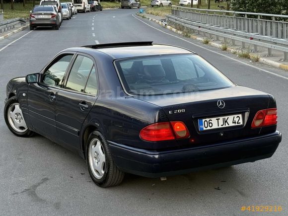 OTOMATİK SANROOFLU E200 VADE TAKAS OLUR