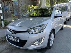 Sahibinden Bakımlı Orjinal Hyundai i20 1.4 CVVT Sense 2013 