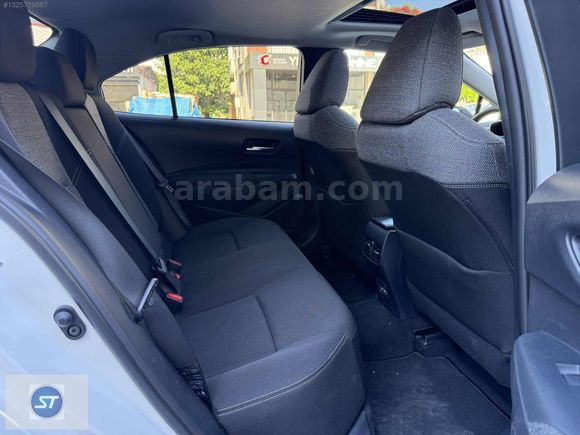 2026 TOYOTA COROLLA 1.5 FLAME X PACK MÜLTİDRİVE 6580 KM