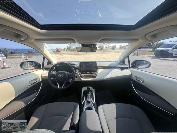 2022 COROLLA 1.5 FLAME X-PACK MULTIDRIVE S 61.360 KM ORJİNAL