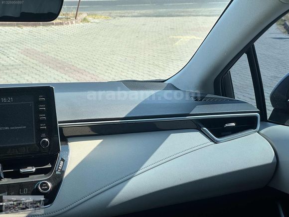 2022 COROLLA 1.5 FLAME X-PACK MULTIDRIVE S 61.360 KM ORJİNAL