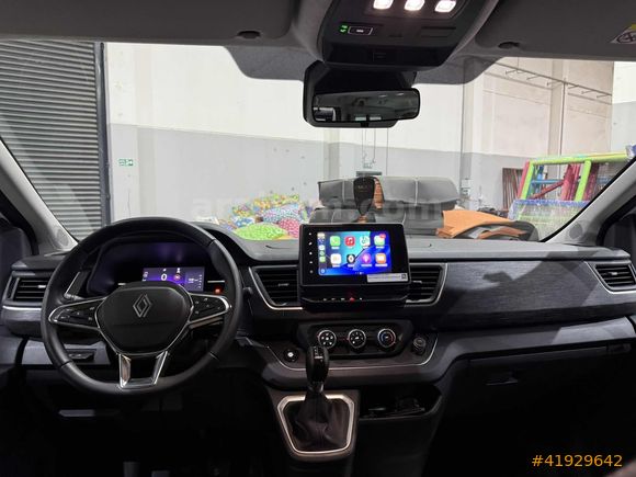 2025 RENAULT TRAFİC 8+1 OTOMOBİL RUHSATLI