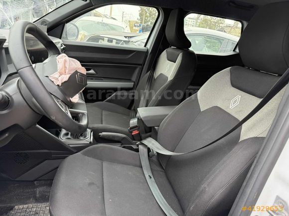 2025 RENAULT DUSTER 1.2 EVOLUTION M.HYBRID 4X4 17.000 KM'DE