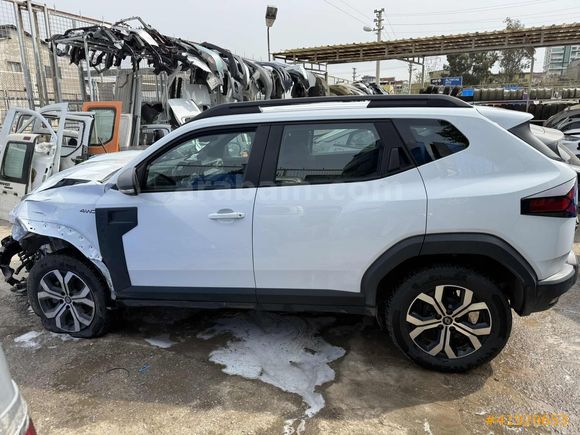 2025 RENAULT DUSTER 1.2 EVOLUTION M.HYBRID 4X4 17.000 KM'DE