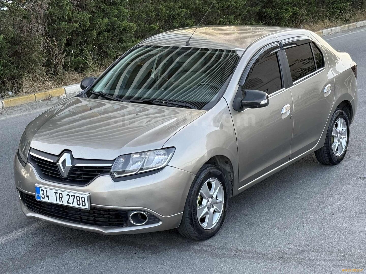 Galeriden Renault Symbol 1.5 dCi Touch 2013 Model İstanbul 347.000 km Kahverengi 2