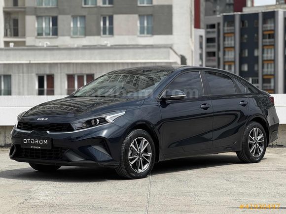 OTOROM 2023'Model Kia Cerato Elegance 36.000KM Hatasız