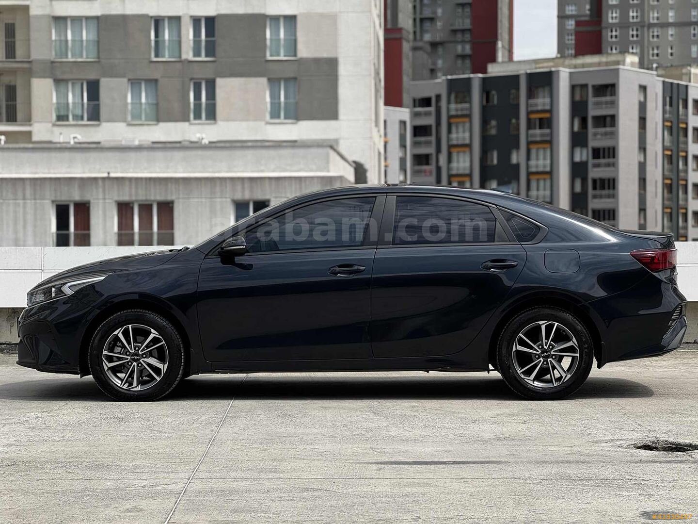 Galeriden Kia Cerato 1.6 MPI Elegance 2023 Model İstanbul 36.000 km Mavi 6