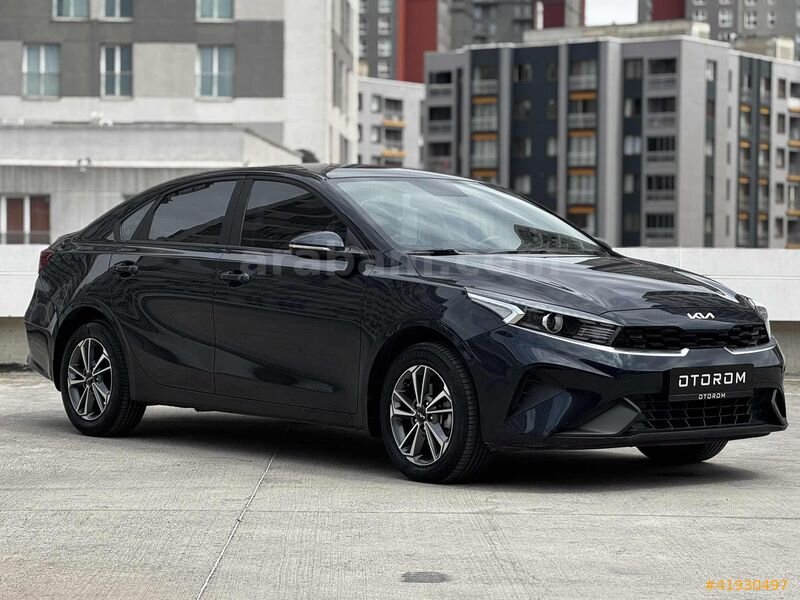 Galeriden Kia Cerato 1.6 MPI Elegance 2023 Model İstanbul 36.000 km Mavi