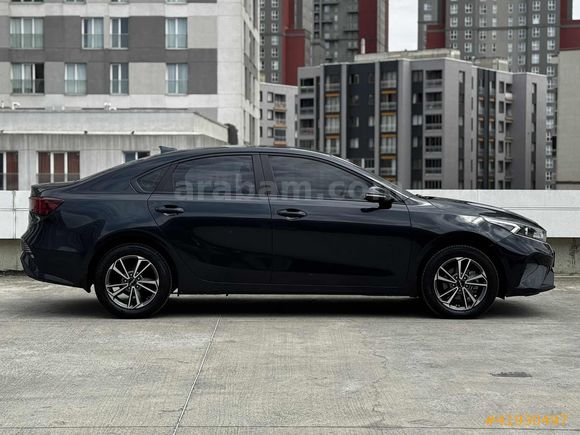 OTOROM 2023'Model Kia Cerato Elegance 36.000KM Hatasız