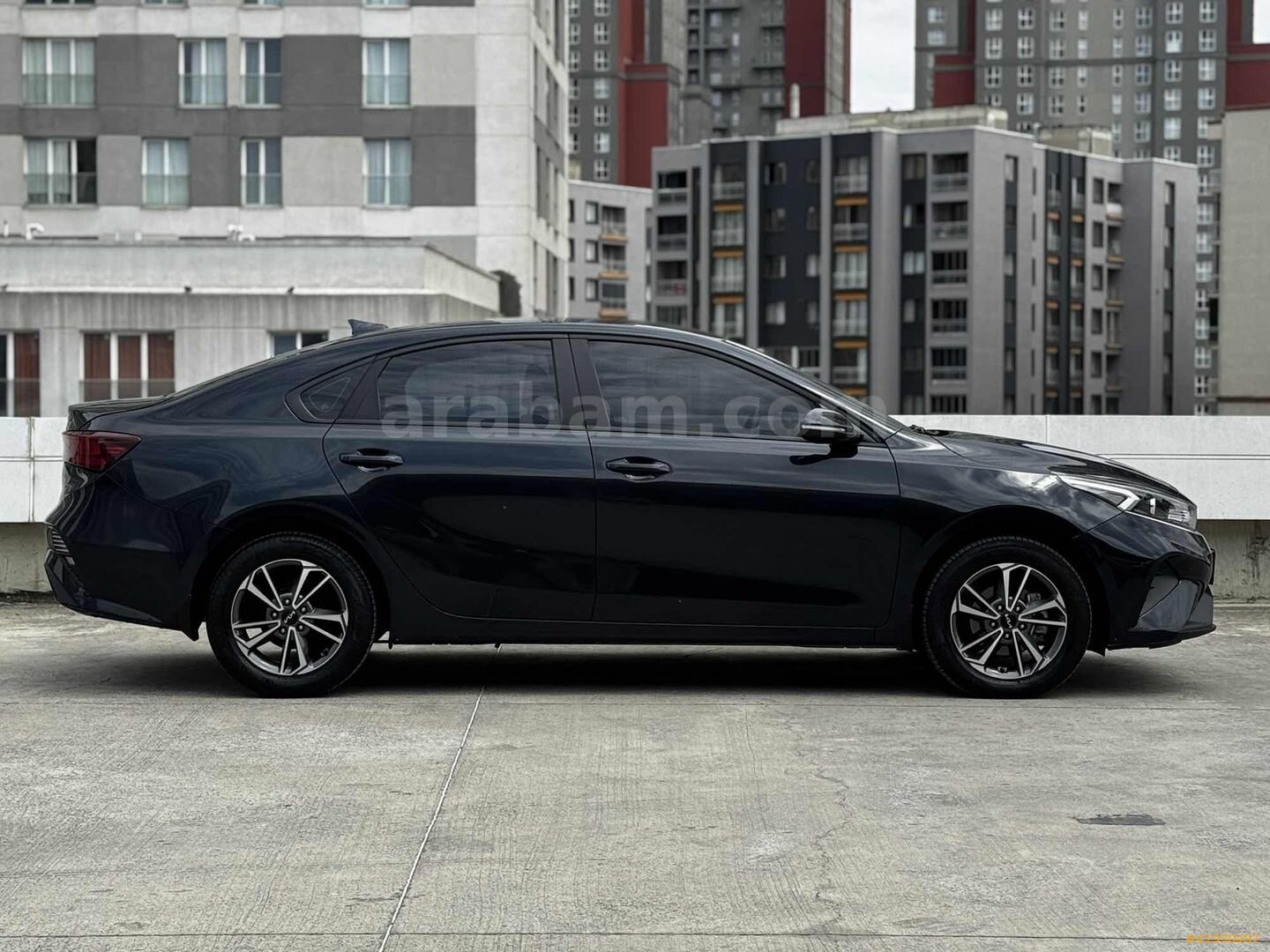 Galeriden Kia Cerato 1.6 MPI Elegance 2023 Model İstanbul 36.000 km Mavi 2