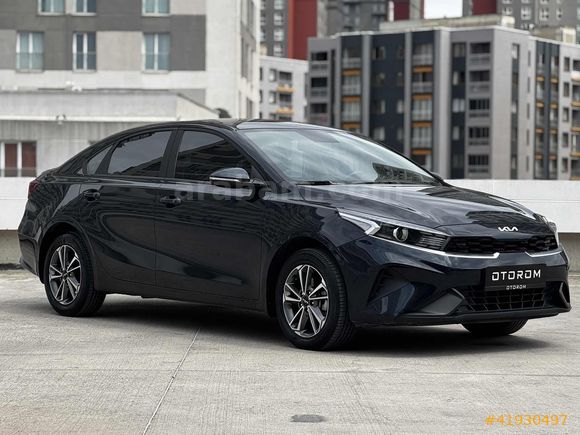 OTOROM 2023'Model Kia Cerato Elegance 36.000KM Hatasız