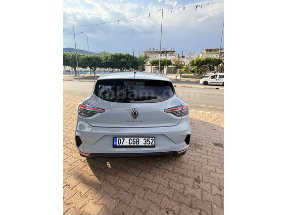 Sahibinden Renault Clio 1.0 TCe Evolution 2024 Model 