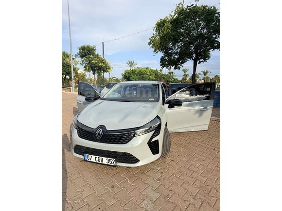 Sahibinden Renault Clio 1.0 TCe Evolution 2024 Model 
