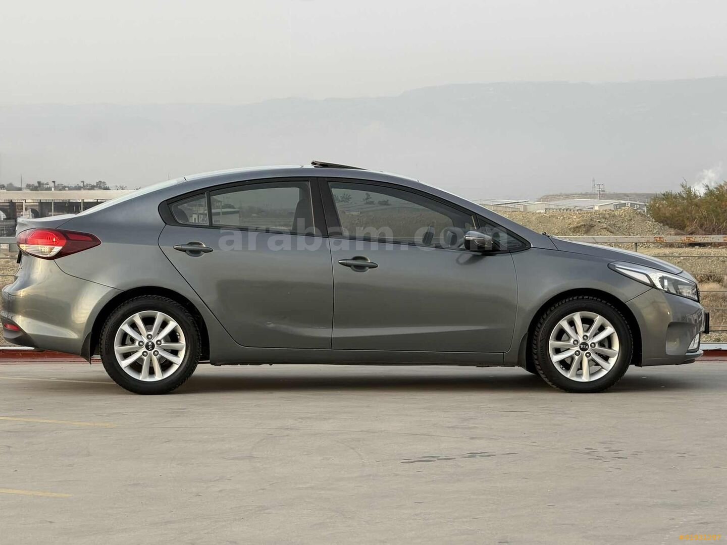Galeriden Kia Cerato 1.6 CRDi Concept Techno 2017 Model Denizli 205.000 km Beyaz 4