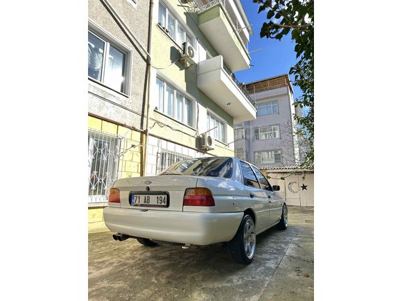 Sahibinden Ford Escort 1.6 CLX 1999 Model 