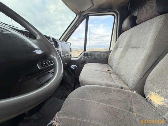 2004 TRANSİT 330S PANELVAN ARKADAN İTİŞLİ