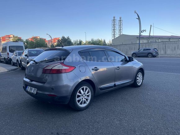 RENAULT MEGANE BENZİN LPG 1.6 6 İLERİ