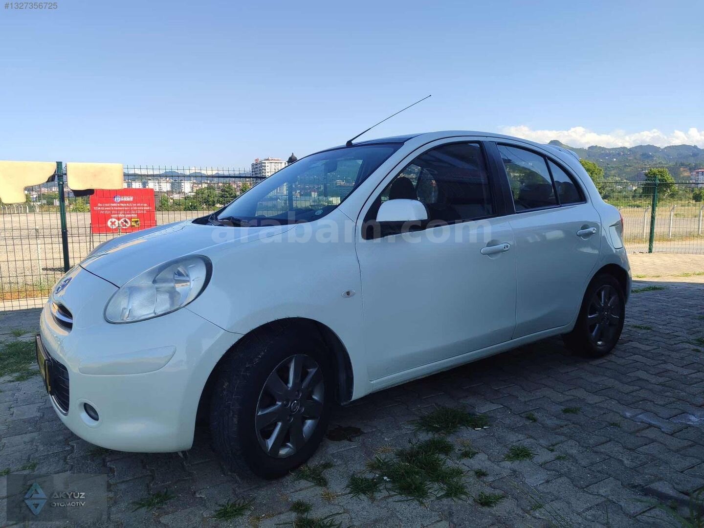 Galeriden Nissan Micra 1.2 Platinum 2012 Model İstanbul 102.000 km Beyaz 2