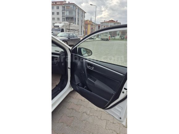 107 BİNDE DEĞİŞENSİZ 1.33 2015 COROLLA