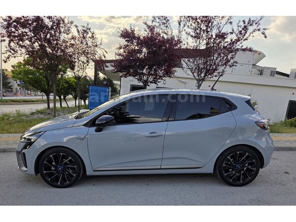 Sahibinden Renault Clio 1.0 TCe Techno Esprit Alpine 2024 Model