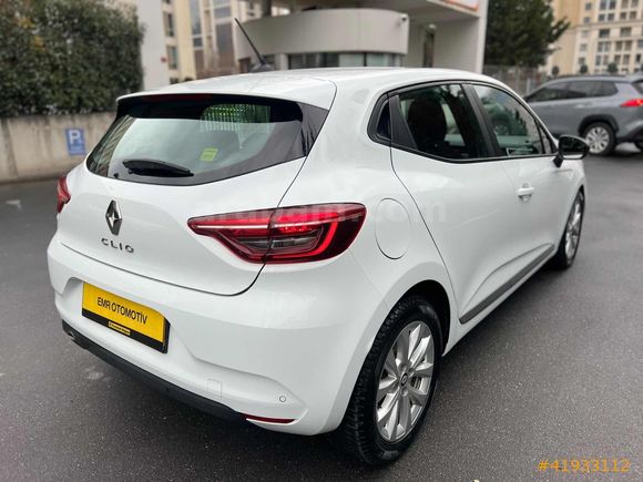 BOYASIZ 2023 CLİO 1.0 TCE TOUCH 107 BİNDE OTOMATİK