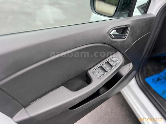 BOYASIZ 2023 CLİO 1.0 TCE TOUCH 107 BİNDE OTOMATİK