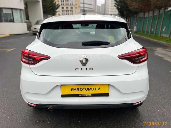 BOYASIZ 2023 CLİO 1.0 TCE TOUCH 107 BİNDE OTOMATİK