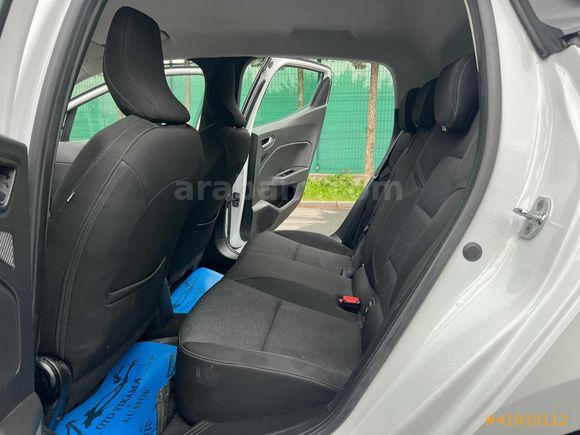 BOYASIZ 2023 CLİO 1.0 TCE TOUCH 107 BİNDE OTOMATİK