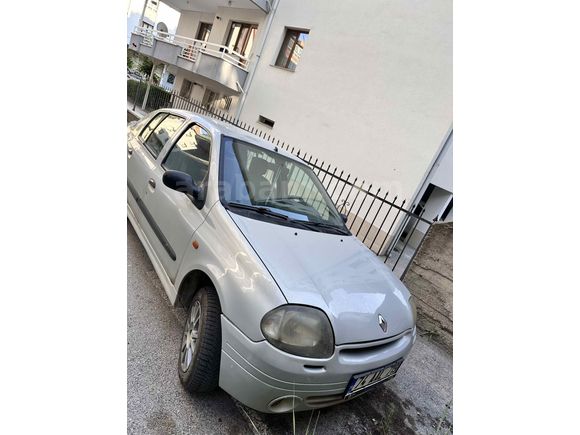 Sahibinden Renault Clio 1.4 2000 Model  370.000 km Gri (Gümüş)