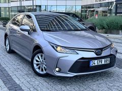 BOYASIZ 2021 COROLLA 1.8 HYBRİD DREAM 163 BİNDE HATASIZ