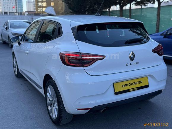 BOYASIZ 2023 CLİO 1.0 TCE TOUCH MANUEL TURBO 69 BİNDE ÇELİKJANT