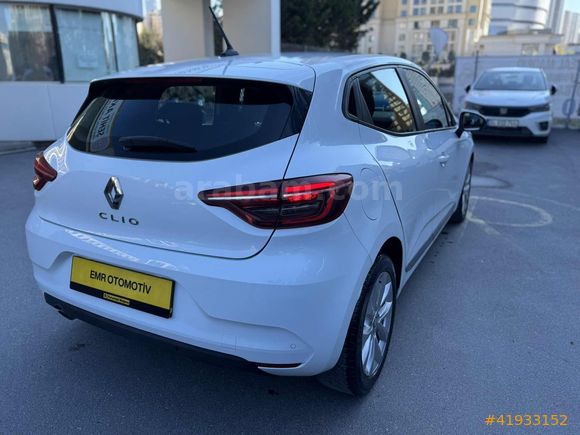 BOYASIZ 2023 CLİO 1.0 TCE TOUCH MANUEL TURBO 69 BİNDE ÇELİKJANT