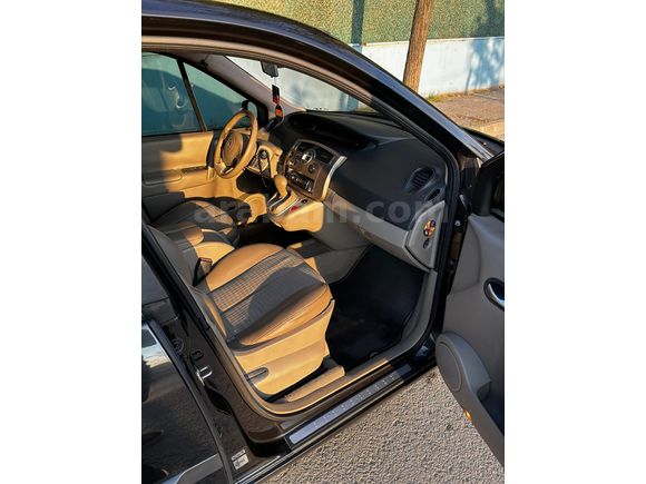 Sahibinden Renault Scenic 1.6 Dynamique 2006 Model 