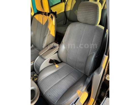 Sahibinden Renault Scenic 1.6 Dynamique 2006 Model 