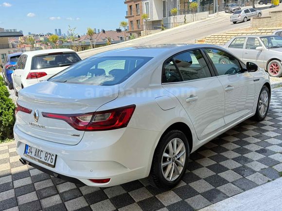 2017 MODEL 144 BİN KM DE 1.5 DCI MEGANE TOUCH OTOMATİK BOYASIZ