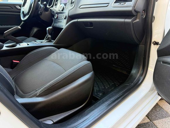 2017 MODEL 144 BİN KM DE 1.5 DCI MEGANE TOUCH OTOMATİK BOYASIZ
