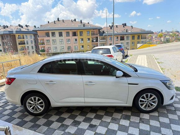 2017 MODEL 144 BİN KM DE 1.5 DCI MEGANE TOUCH OTOMATİK BOYASIZ