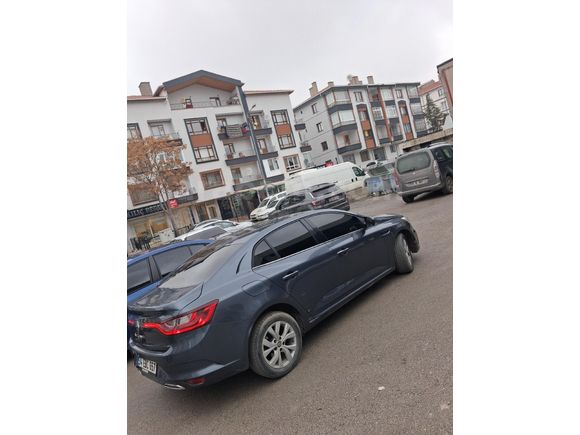 Sahibinden Renault Megane 1.5 Blue DCI Touch 2021 Model