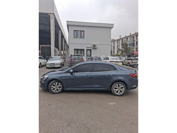Sahibinden Renault Megane 1.5 Blue DCI Touch 2021 Model