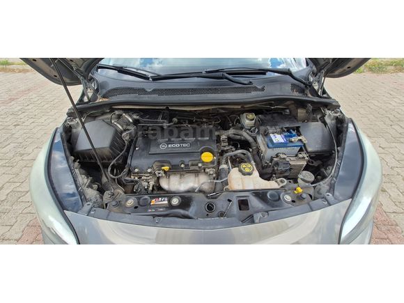 Öğretmenden Opel Corsa 1.4 Enjoy 2015 Model 