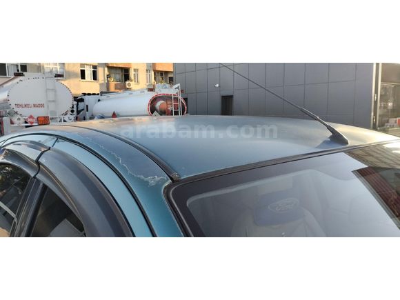 Sahibinden Ford Focus 1.6 Ghia 2000 Model