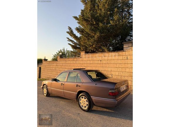 MMT AUTO'DAN W124 KOLEKSİYONLUK SAF BENZİN BORNİTE METALLİC