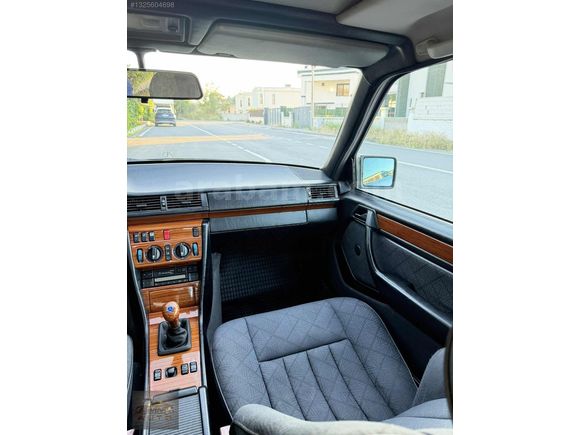 MMT AUTO'DAN W124 KOLEKSİYONLUK SAF BENZİN BORNİTE METALLİC