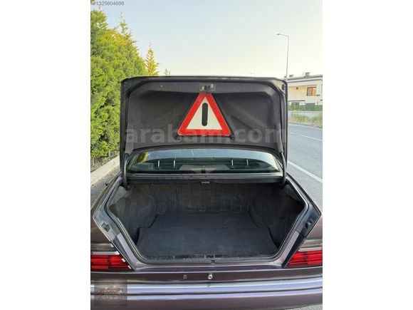 MMT AUTO'DAN W124 KOLEKSİYONLUK SAF BENZİN BORNİTE METALLİC