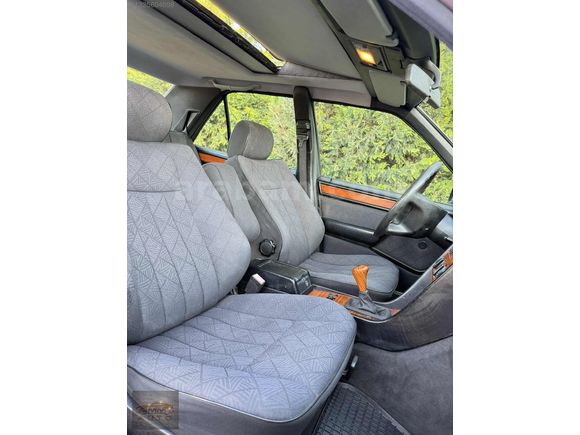 MMT AUTO'DAN W124 KOLEKSİYONLUK SAF BENZİN BORNİTE METALLİC