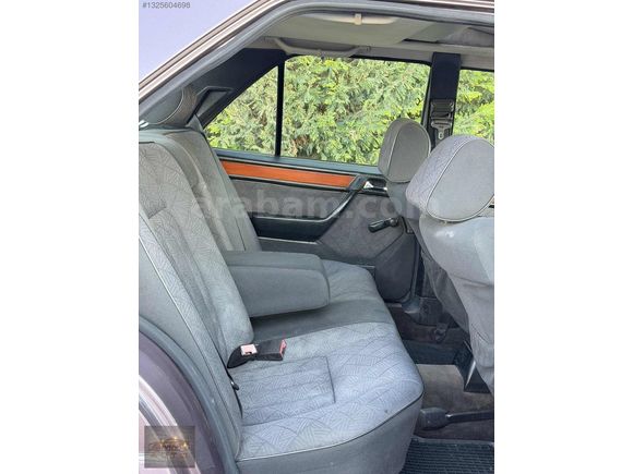 MMT AUTO'DAN W124 KOLEKSİYONLUK SAF BENZİN BORNİTE METALLİC