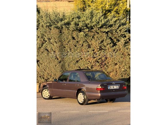 MMT AUTO'DAN W124 KOLEKSİYONLUK SAF BENZİN BORNİTE METALLİC