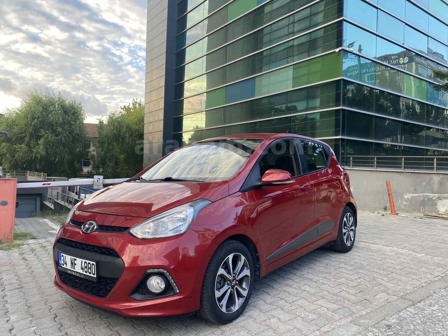 Galeriden Hyundai i10 1.2 D-CVVT Elite 2015 Model Bolu 78.350 km Kırmızı 2